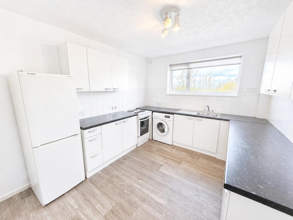 Main image of property: High Street, Rayleigh, Essex, SS6
