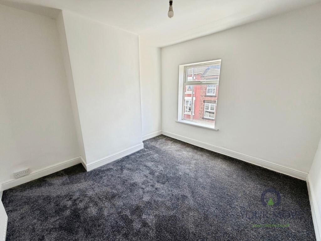 House in Stoke-on-Trent, Smallthorne - More