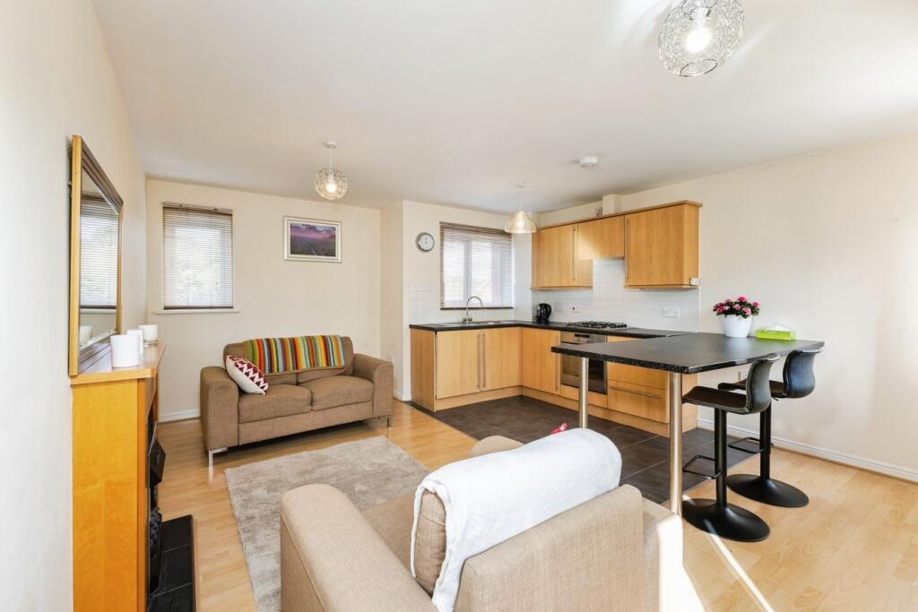 Apartment in Reading - View 2