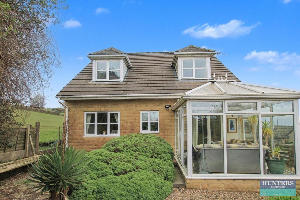 House in Bradford, West Yorkshire - View 3