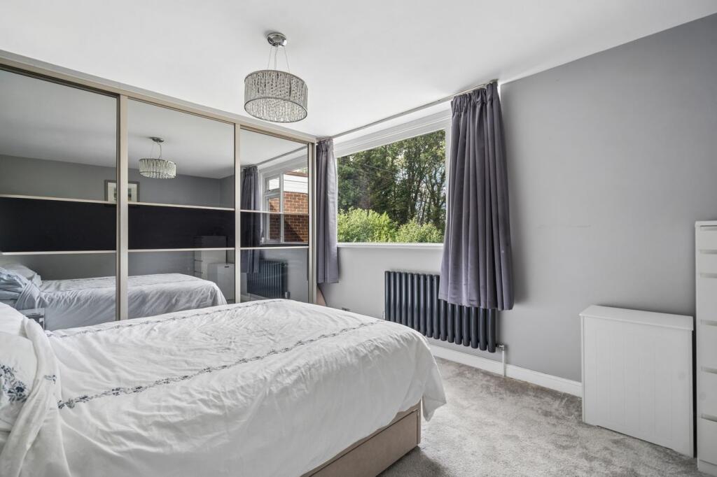 House in Farnham Common, Hedgerley Hill, Hedgerley - More