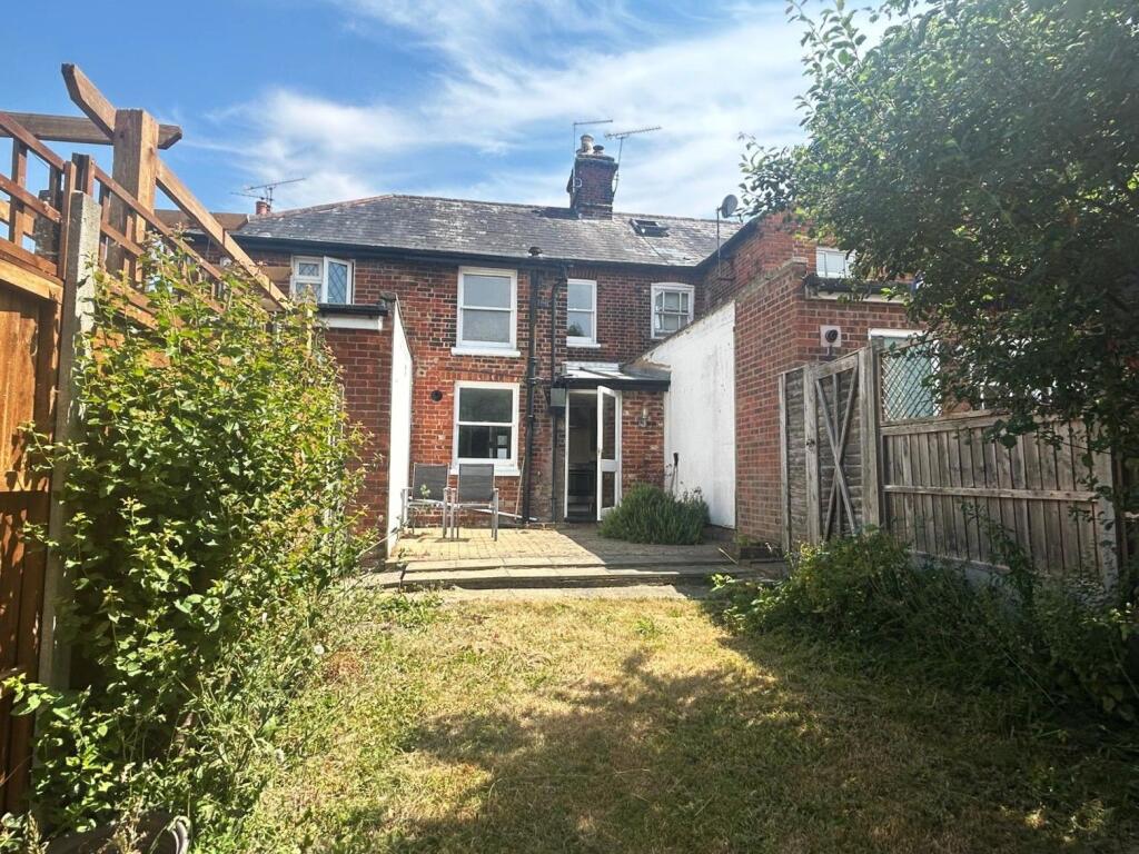 2-bed house on CHAIN FREE- London Road, Buntingford, £320,000