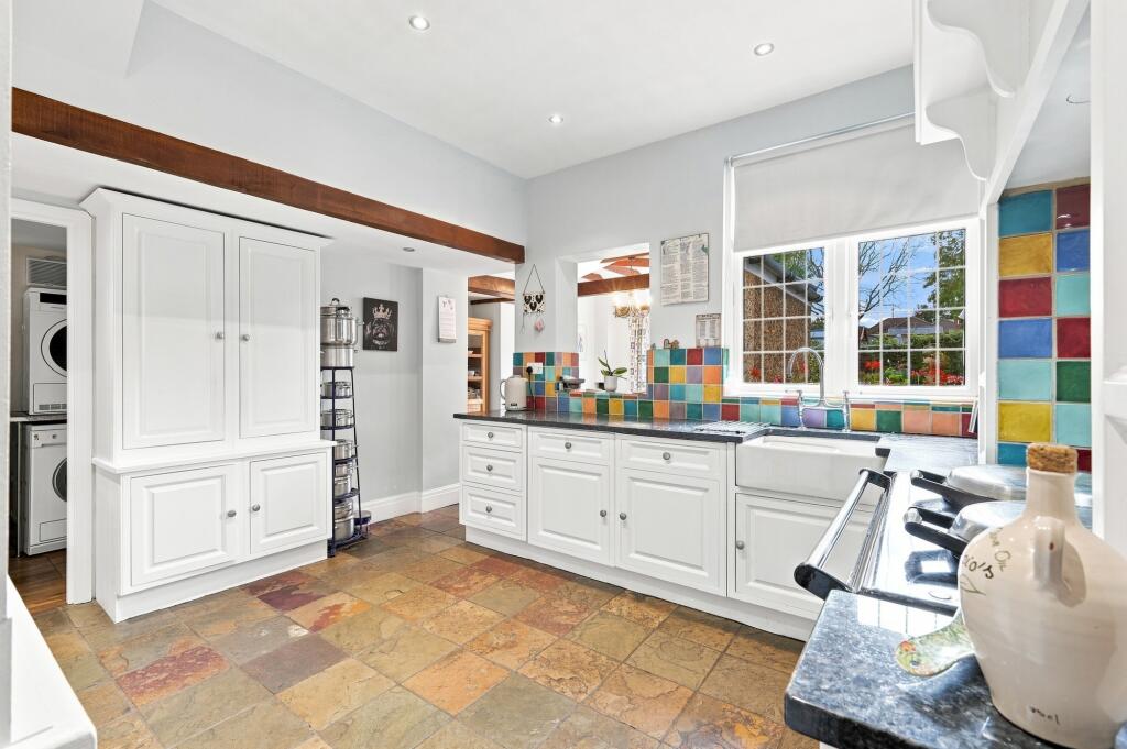House in Thurrock, Essex - View 3