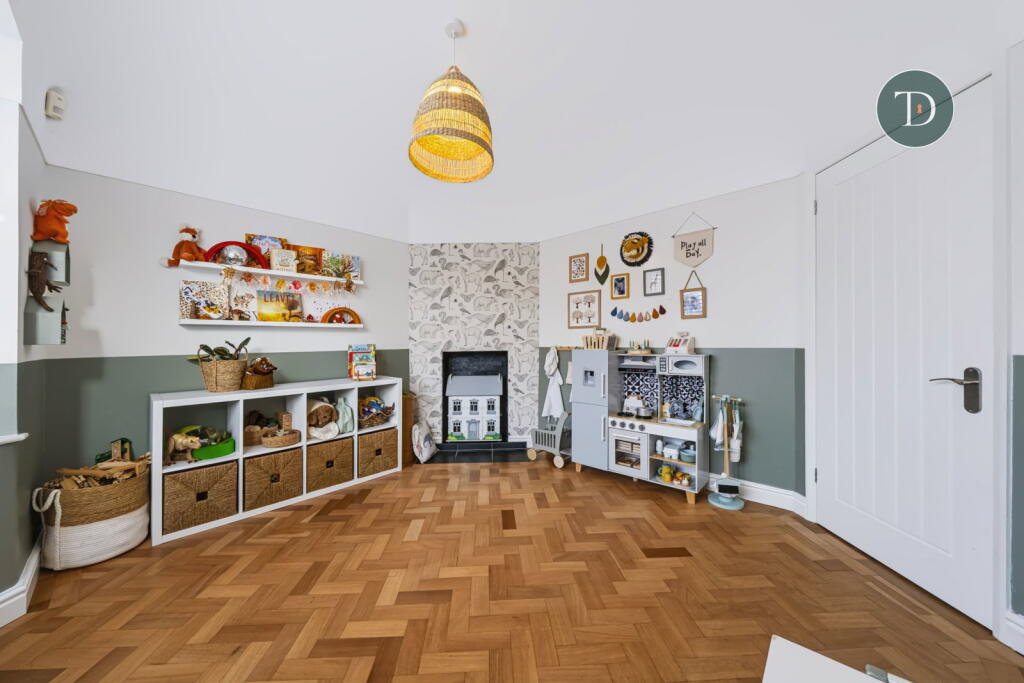 House in Chester, Ellesmere Port - View 3