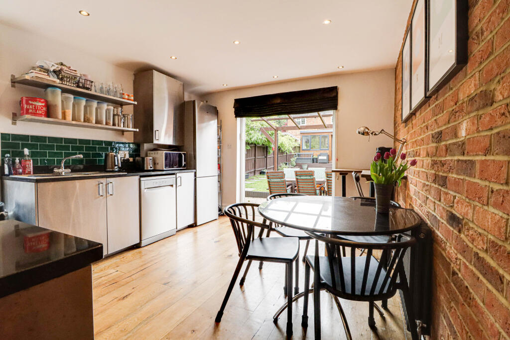 House in St Albans, Roundwood, Harpenden - More