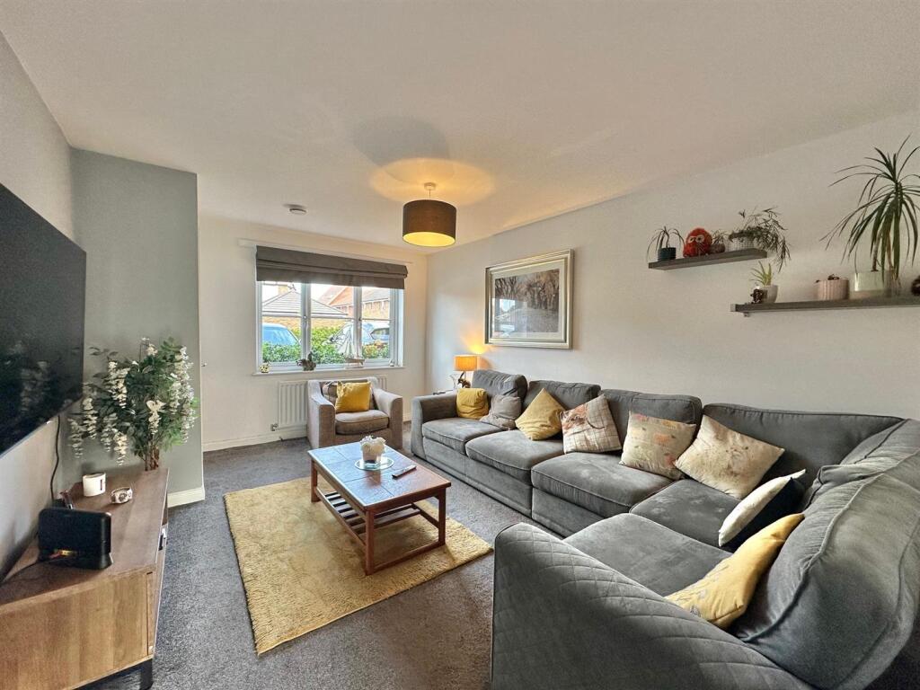 Brogden Drive, Willaston, Cheshire photo 3