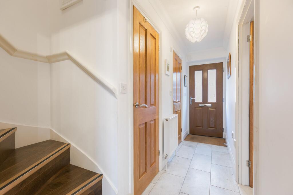 House in Redhill - View 5