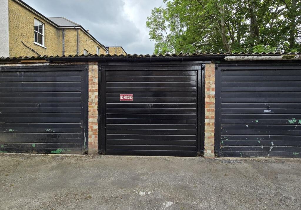 Main image of property: Garage 2, 301 Brownhill Road, Lewisham, London, SE6 1AH