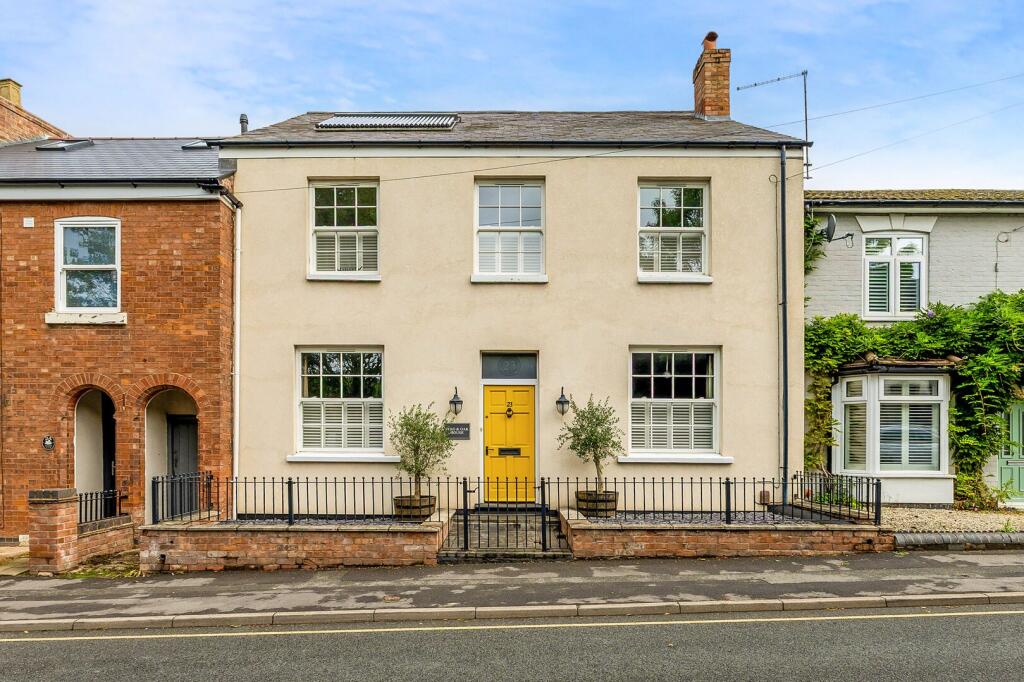 Main image of property: Upper Cape, Warwick, CV34