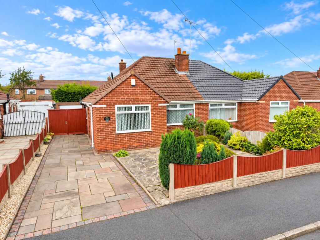 2-bed bungalow on Ridgefield Road, Pensby, Wirral, CH61, £240,000