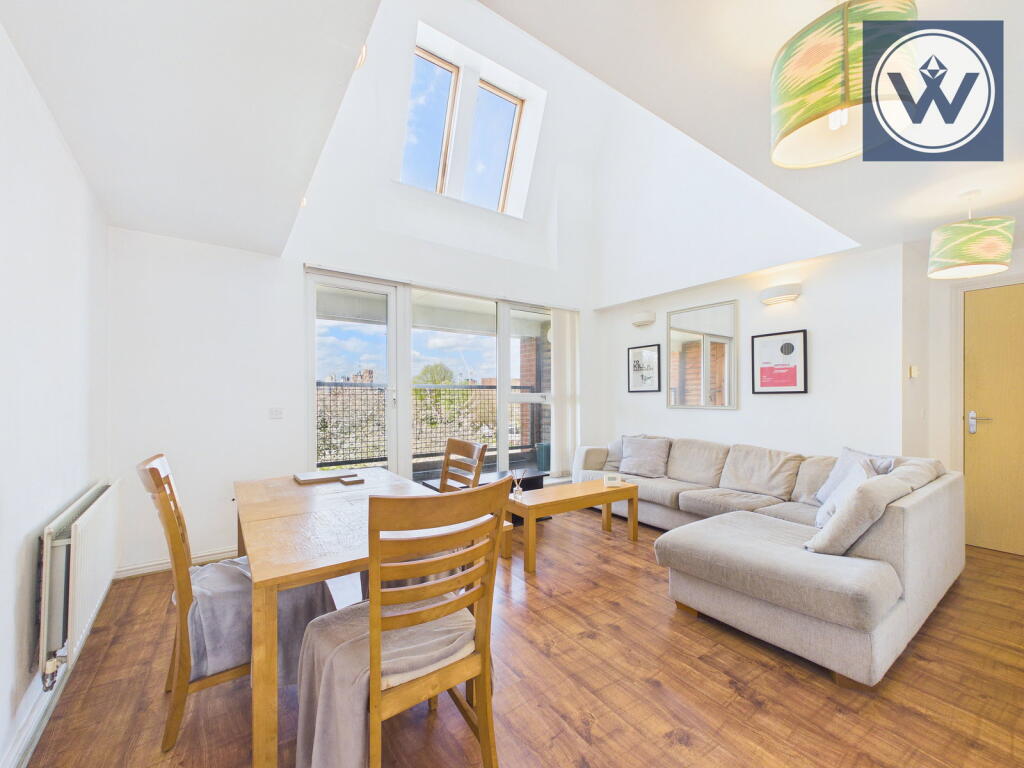 Main image of property: 100 Stockport Road, Manchester, M13 9DZ