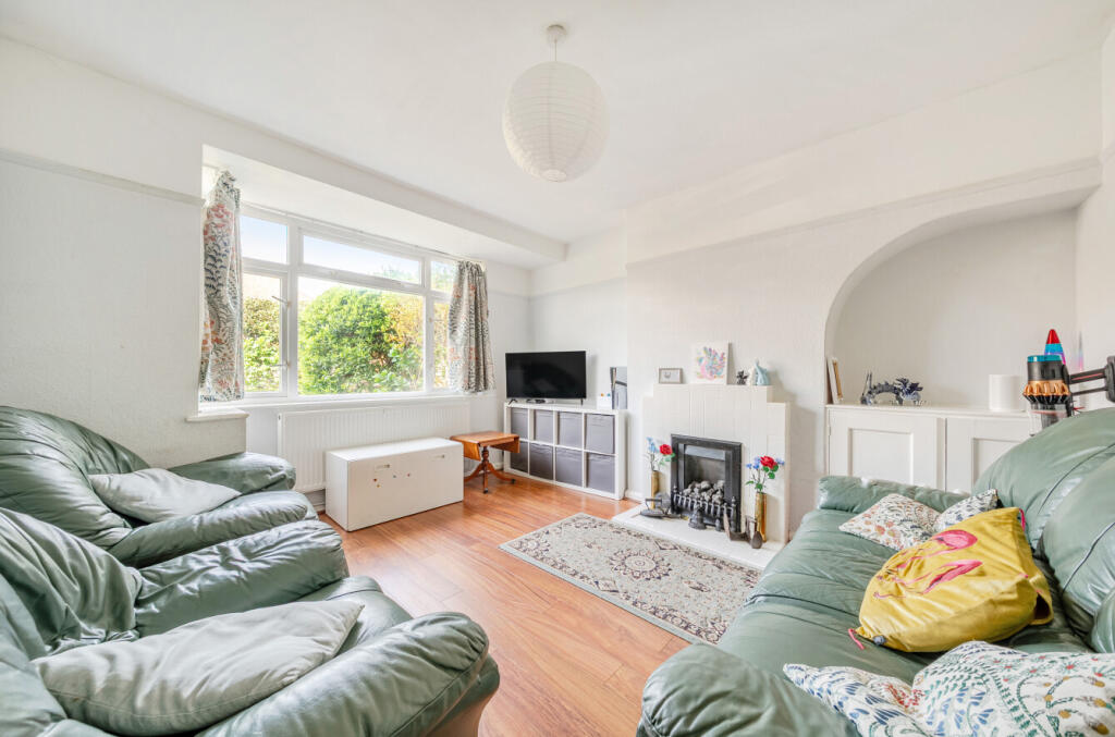 House in Worthing, West Sussex - View 2
