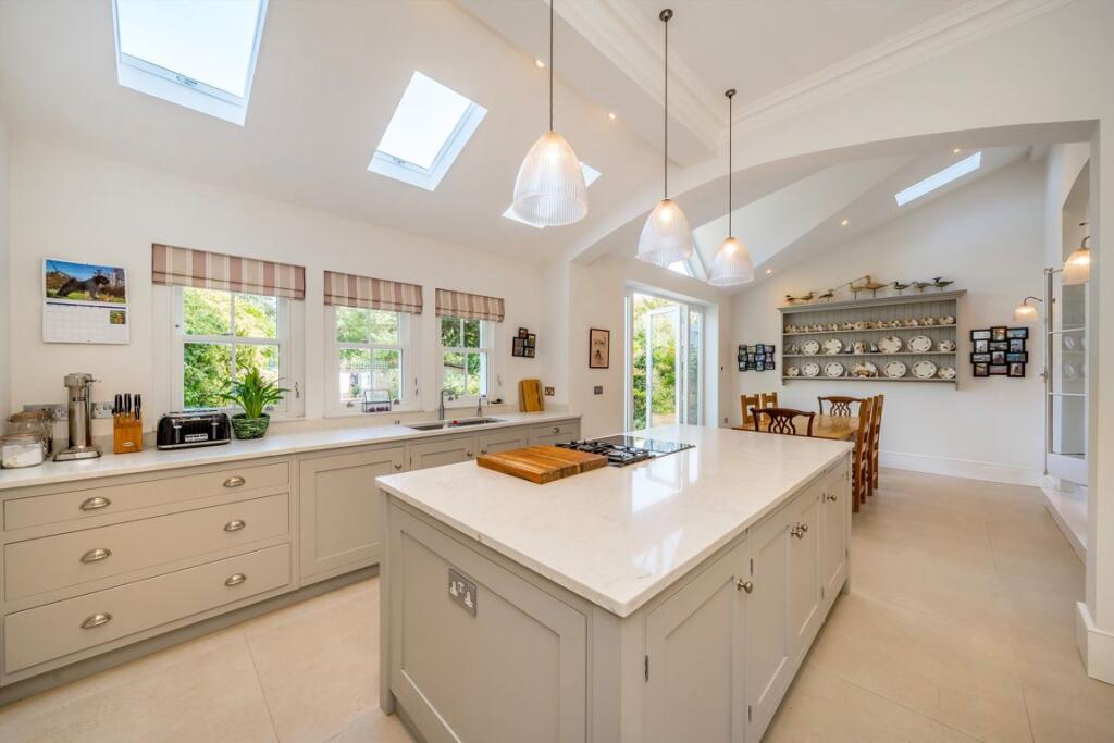 House in Twickenham - View 5
