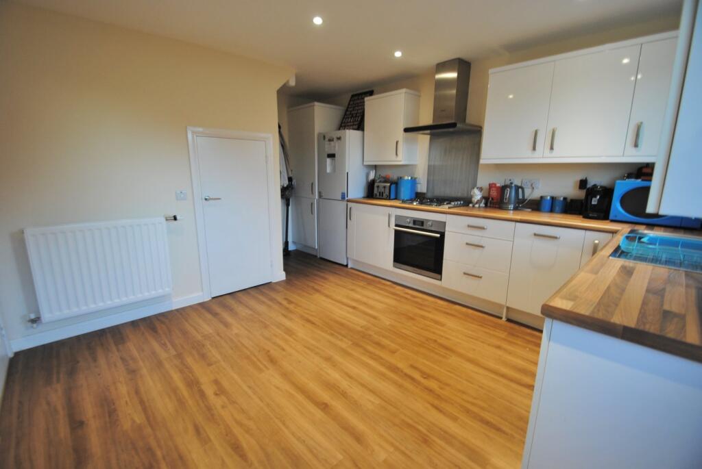 Bramley Close, Bishops Cleeve, Cheltenham, GL52 photo 4