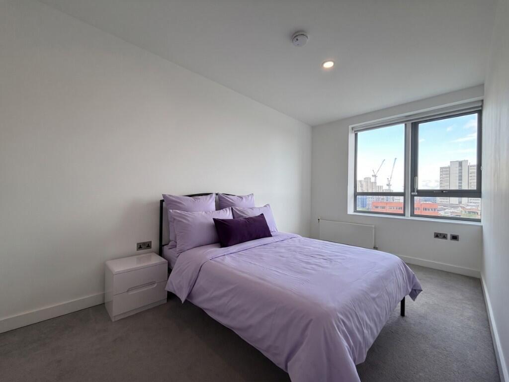 Apartment in Reading - View 4