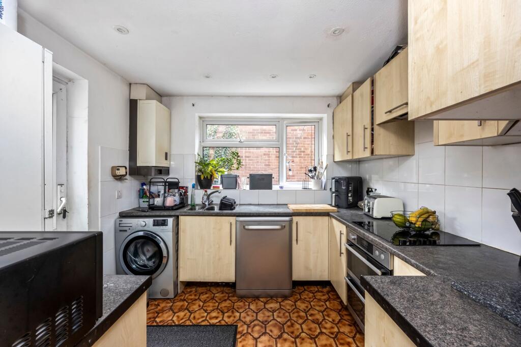 House in Redhill - View 2