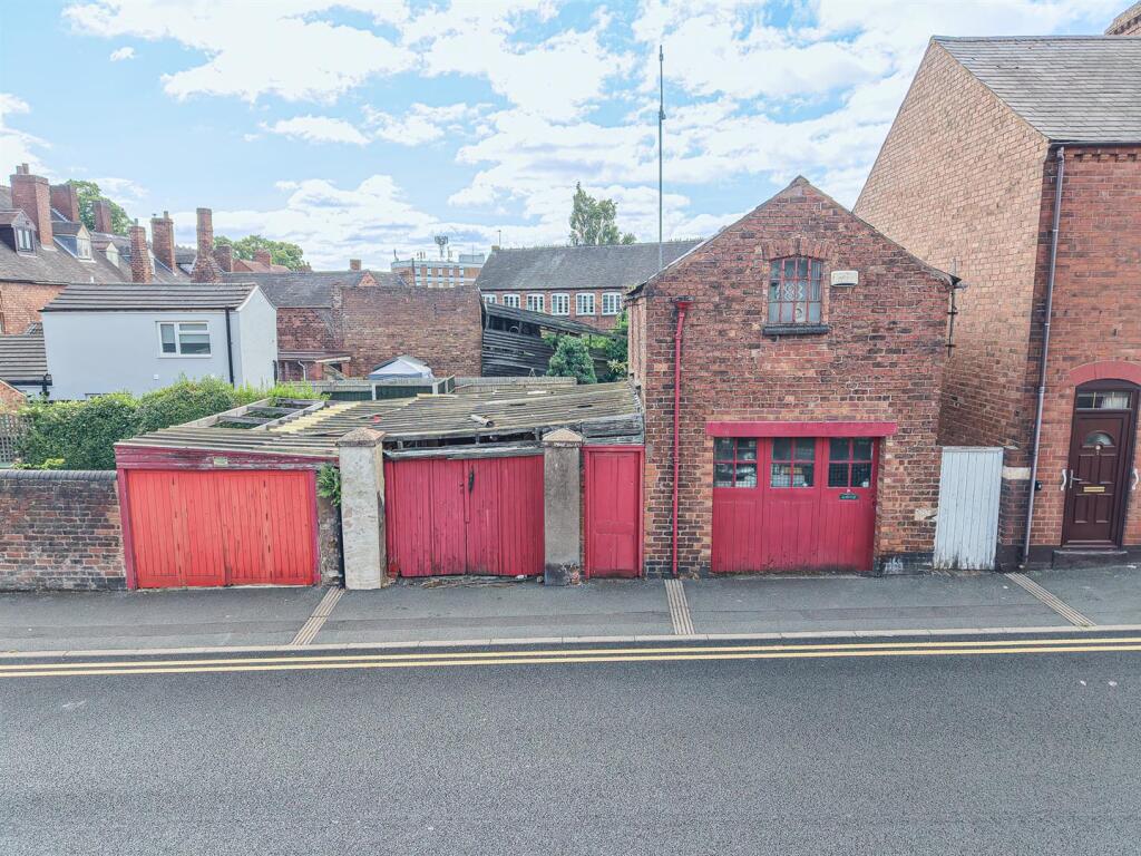 Outbuildings, 19, Wolverhampton Road Bloxwich, Walsall, WS3 2EZ - View 2