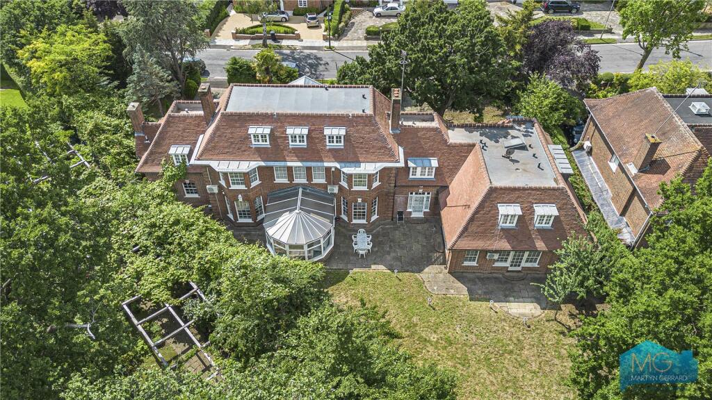 Main image of property: Winnington Road, London, N2