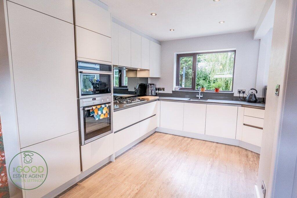 House in Preston, Broughton - More