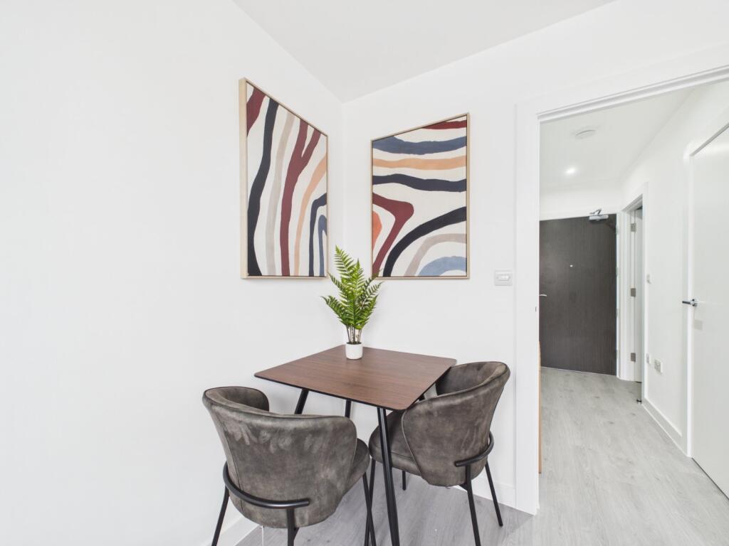 Apartment in Twickenham - More