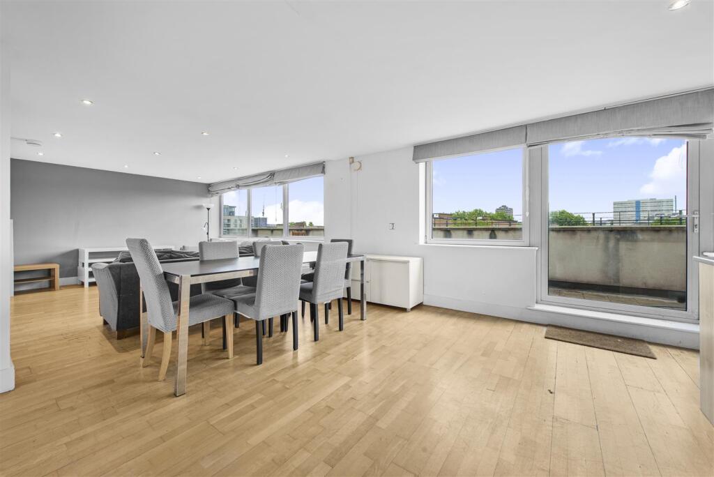 4 bedroom penthouse for rent