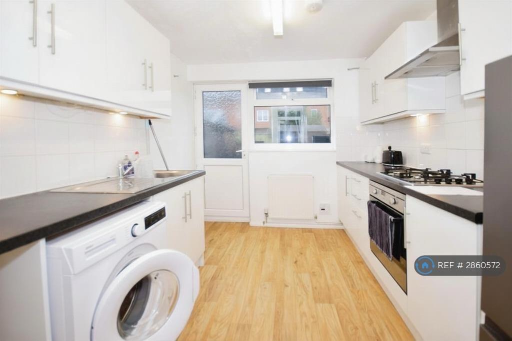 House in Portsmouth - View 3