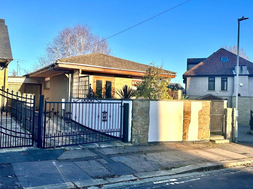 Main image of property: Vernon Close, Edgerton, Huddersfield