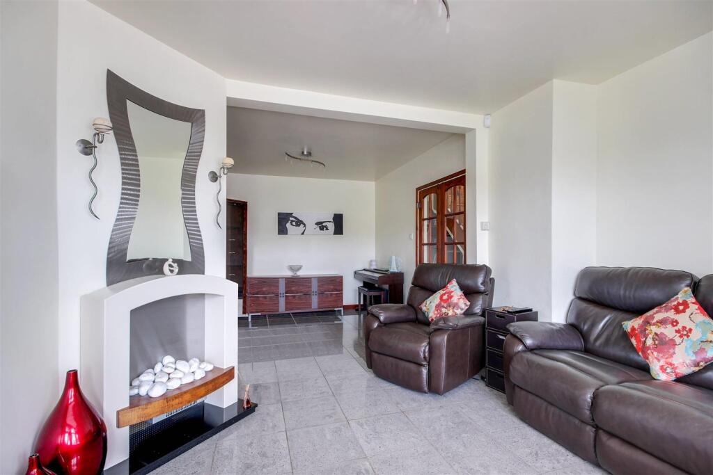 House in Enfield, Enfield Highway, Ponders End - View 3