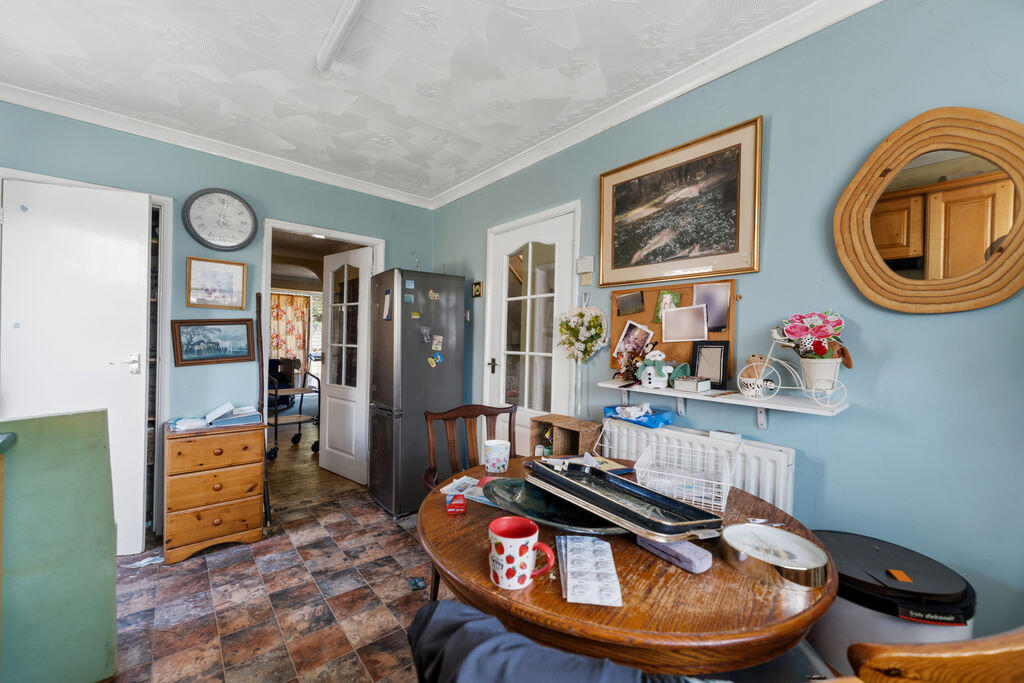 House in Doncaster, North East Lincolnshire - More