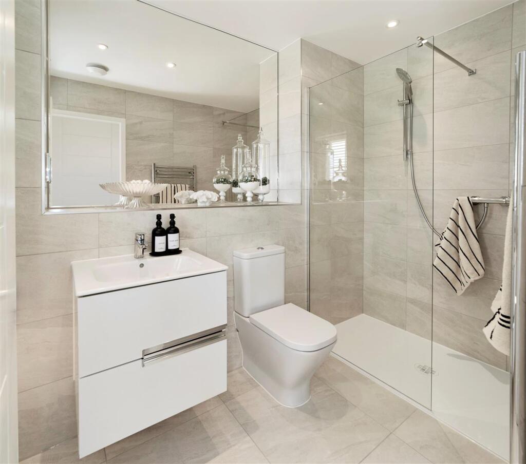 House in Chichester, Lavant - More