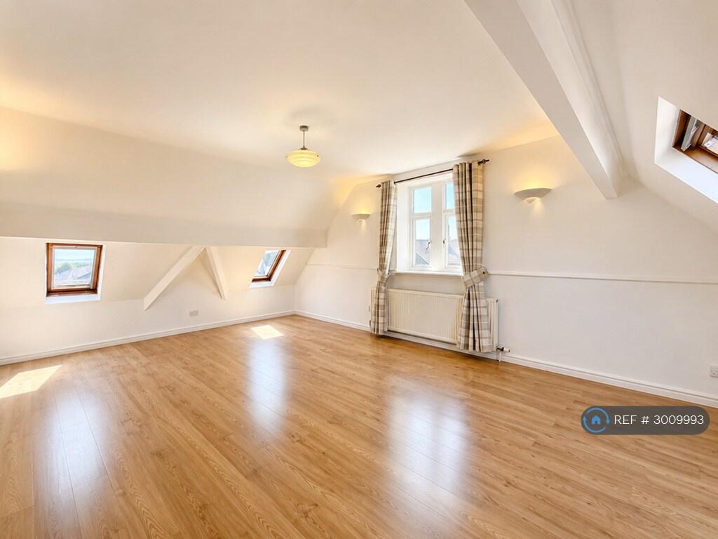 Apartment in Calderdale, West Yorkshire - View 2