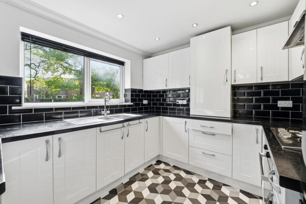 Apartment in Stockport - View 3