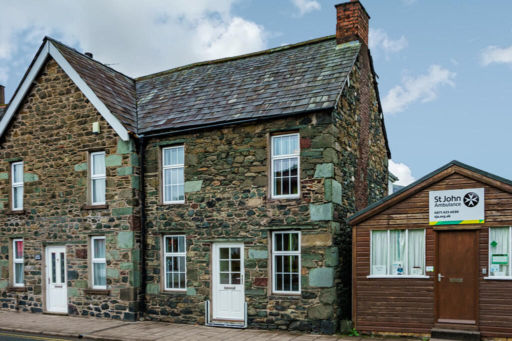 Main image of property: 94 Main Street, Keswick, Cumbria, CA12 5NH