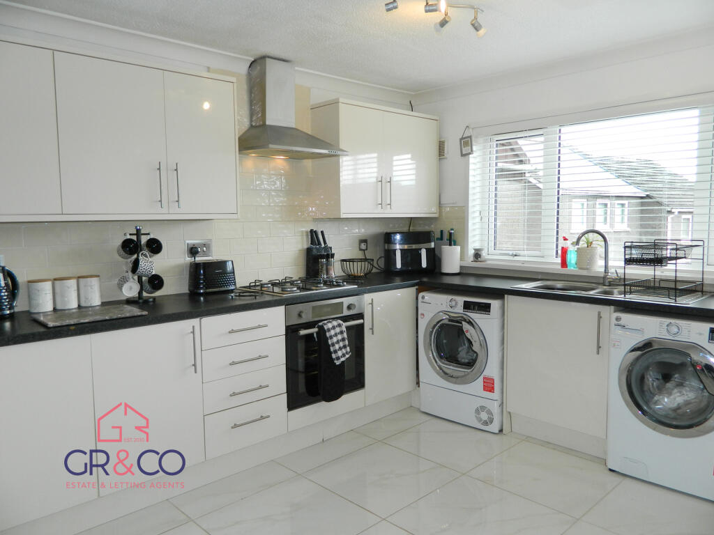 House in Newport - View 2