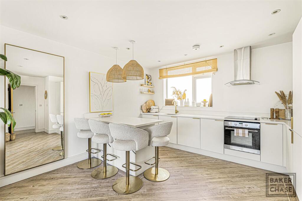 Apartment in Enfield - View 5
