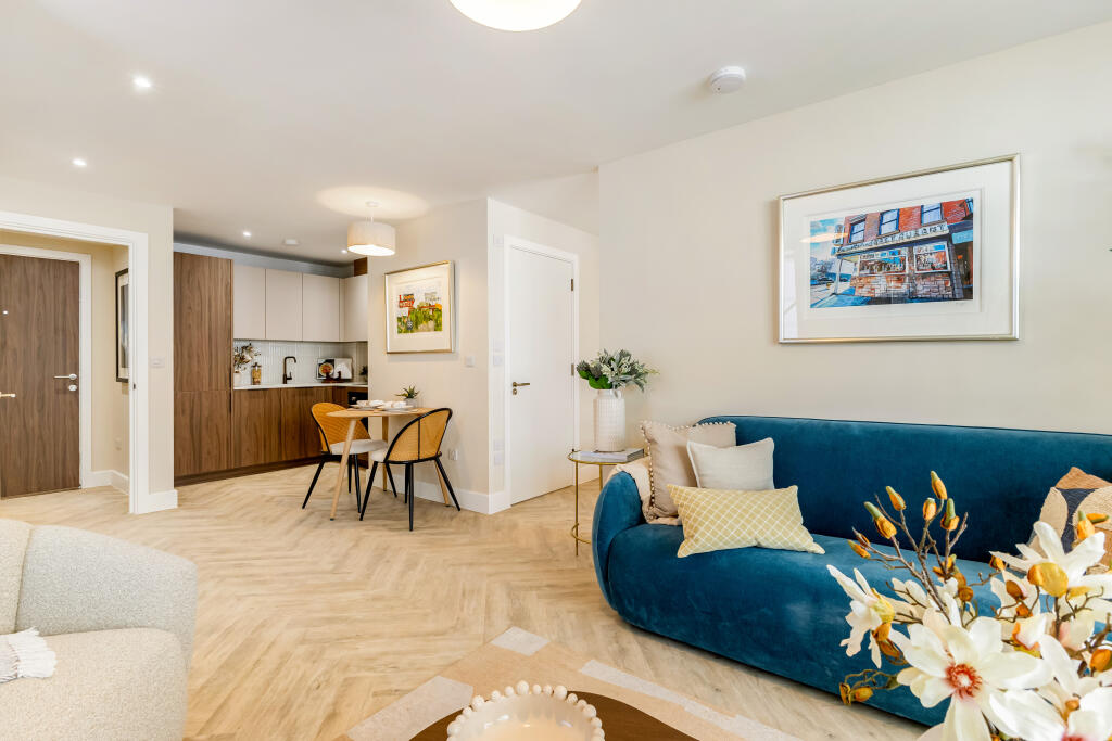 Apartment in Kingston upon Thames - View 2