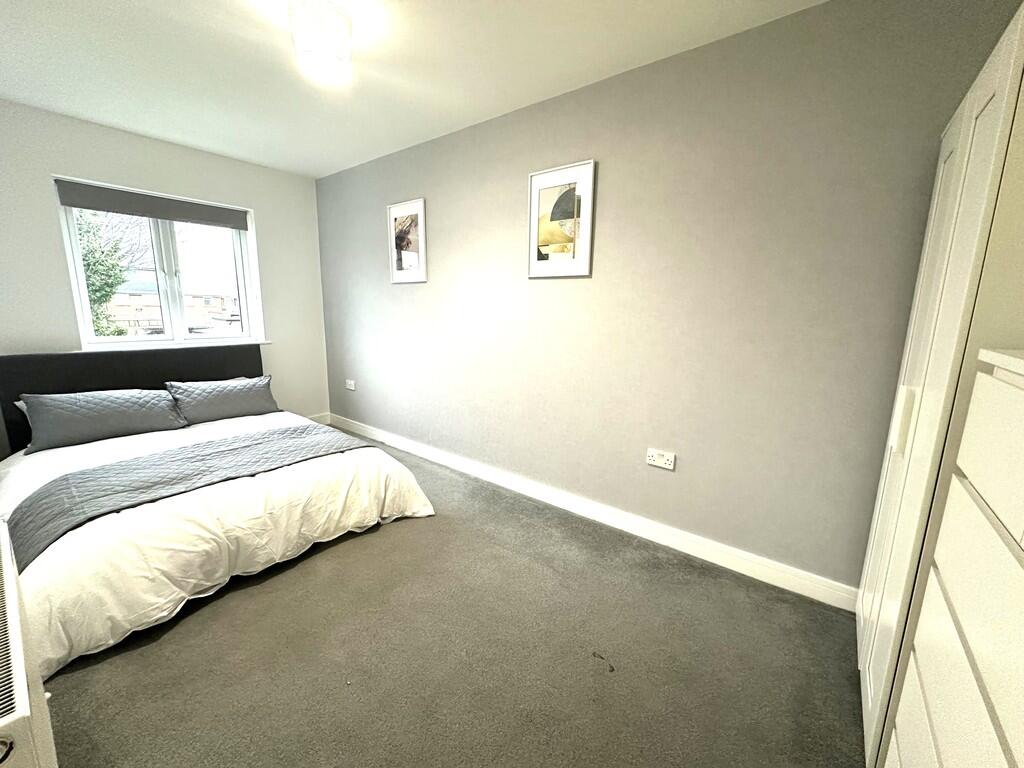 Elmshott Lane, Cippenham, Slough - View 6