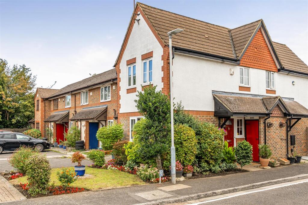 Main image of property: Flemming Avenue, Ruislip, HA4