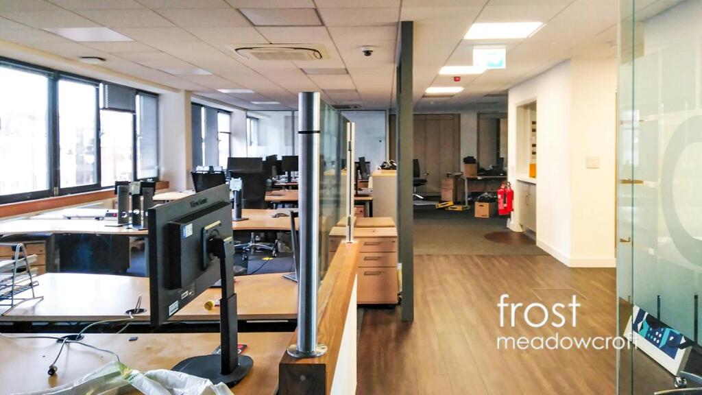 Oxford Cambridge Hse Upper Richmond Rd Putney Office 2.jpg