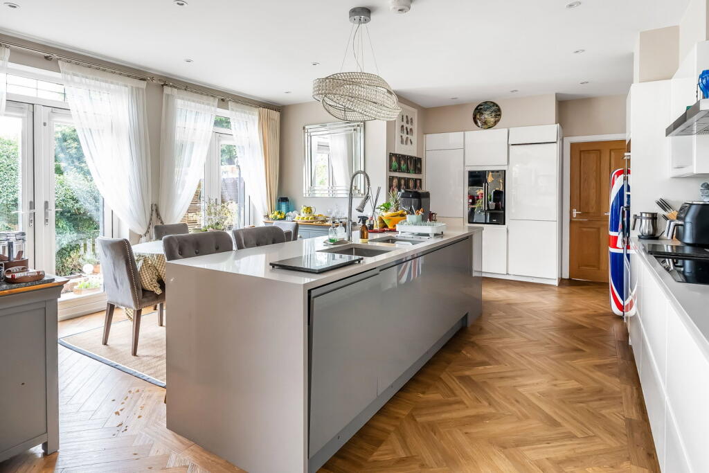 House in Redhill - View 4