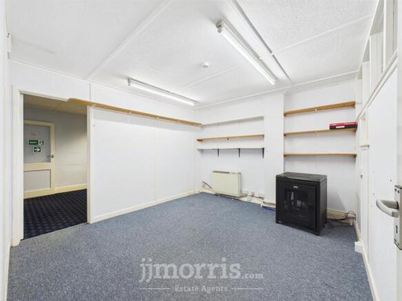 CAM03686G0-PR0263-STILL009.jpg