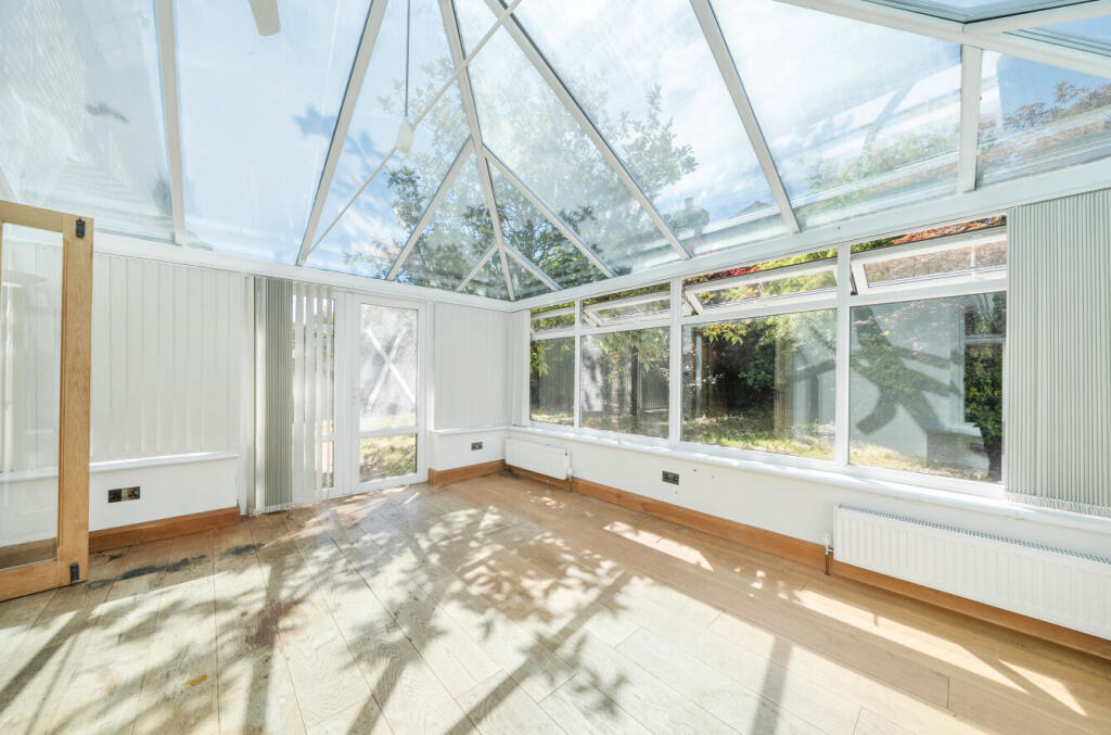 Bay Tree Close, Bromley photo 5