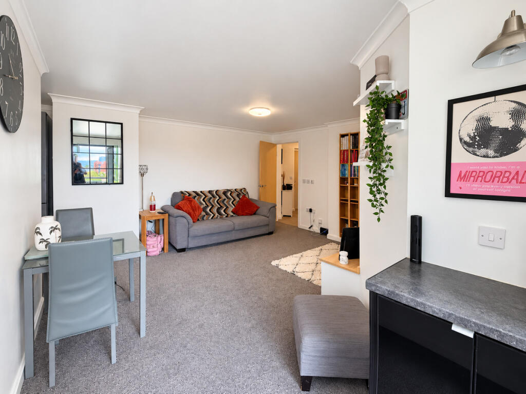 Apartment in Cardiff - View 4
