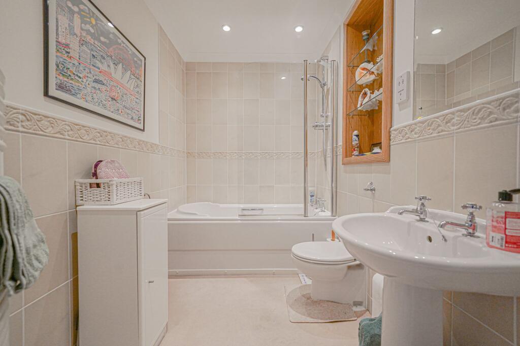 Additional image 16 of Avenue Road, Dorridge, B93