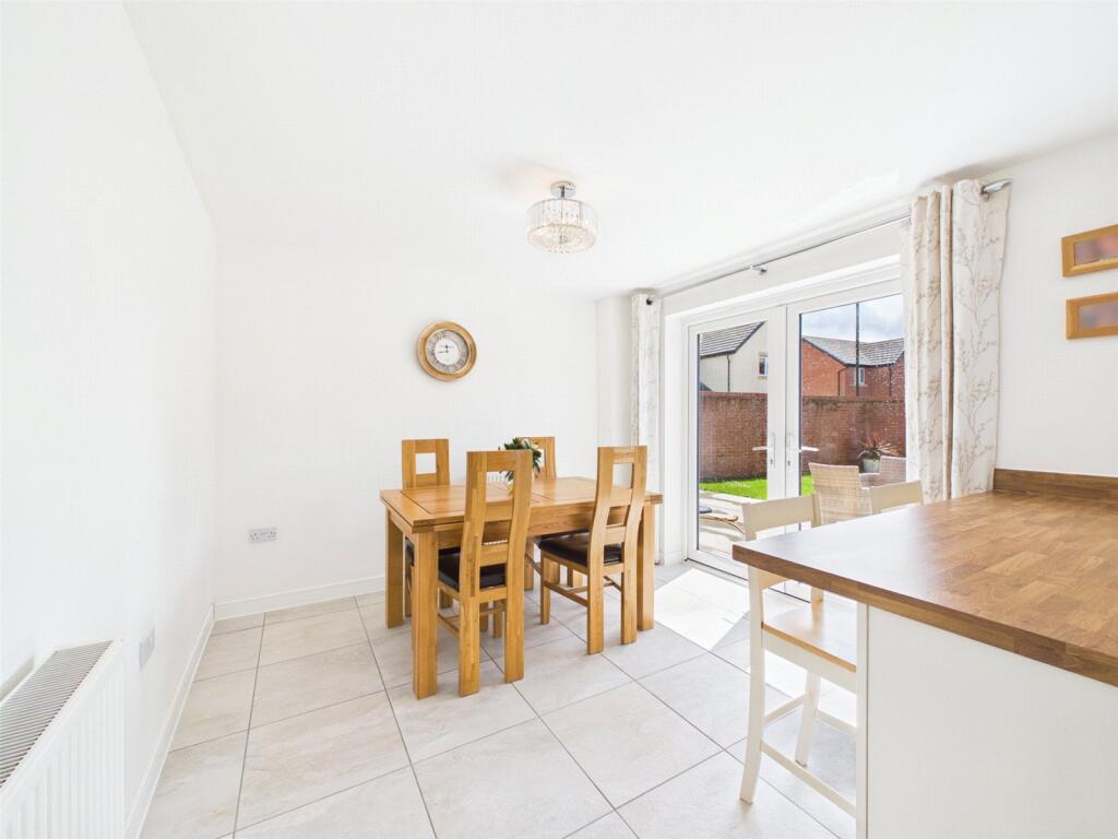 House in Stroud, Hardwicke - View 6