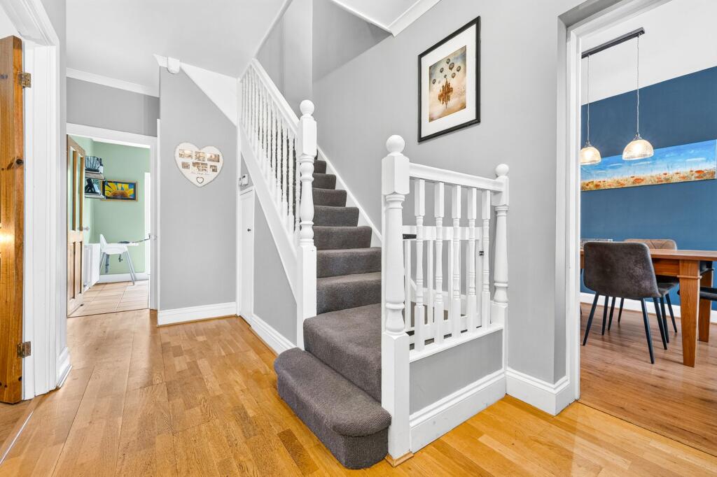 House in London - View 5
