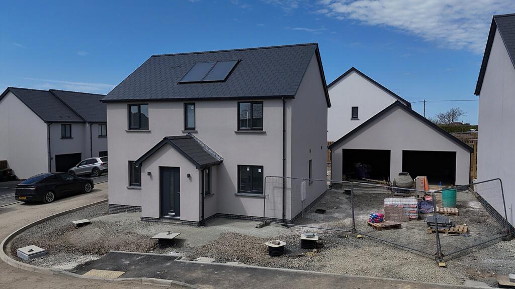 Main image of property: Hazelhurst Gardens, Simpson Cross, SA62