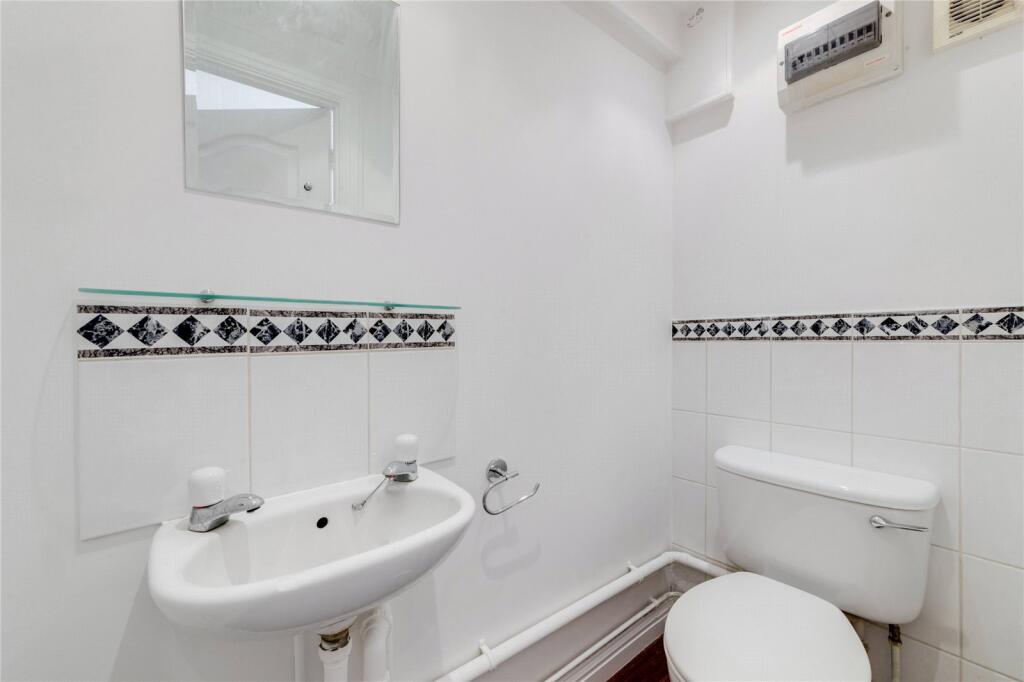 2 bedroom end of terrace house for rent