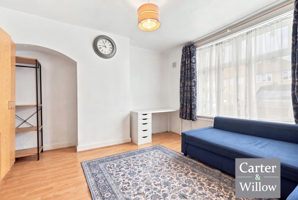 House in Romford - View 2