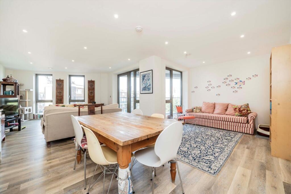 Apartment in London - View 2